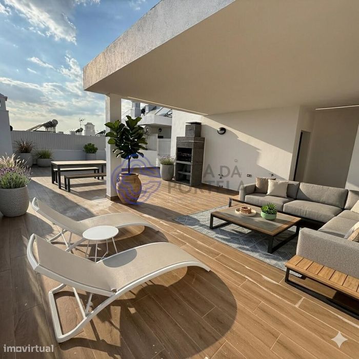 T3 com Rooftop e vista mar em Montenegro