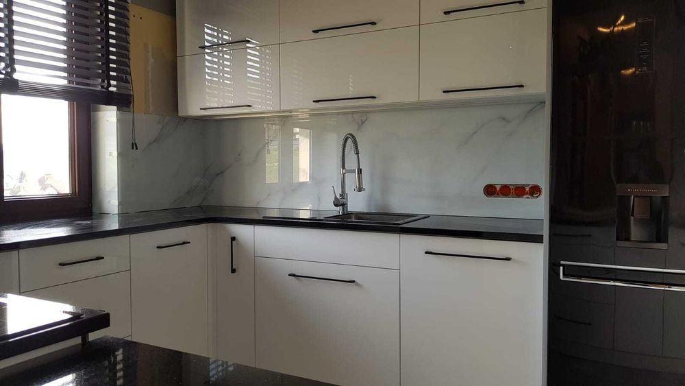 płytka  lacobel  panel szklany nadruk UV kuchnia