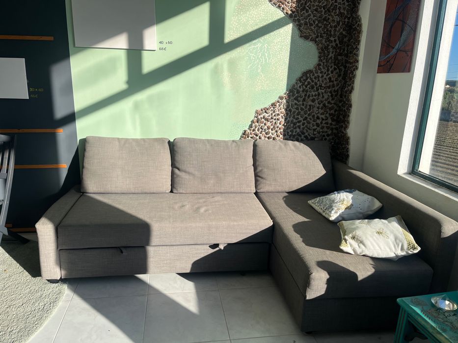 FRIHETEN Ikea Sofa
Sofá-cama de canto c/arrumação