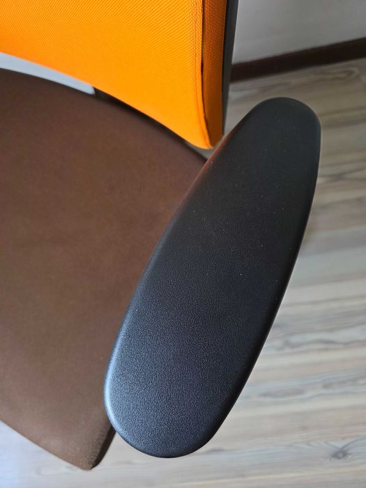 Ergonomiczny fotel Profim Raya