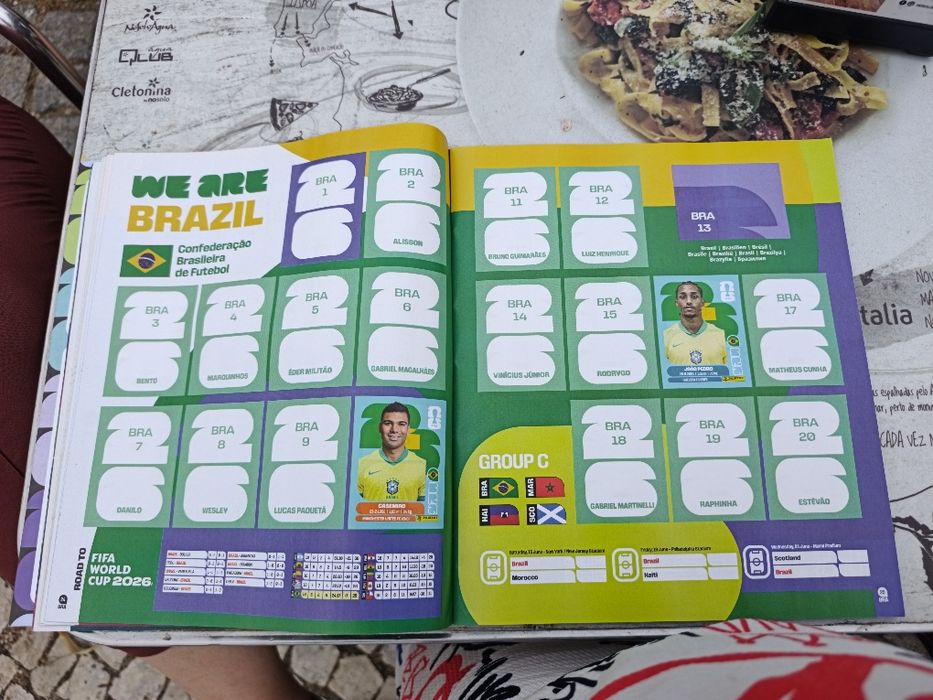 Caderneta da Copa do Mundo 2026 com 29 cromos já colados