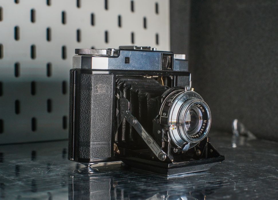 Aparat średni format 6x6 Zeiss super ikonta dalmierz 
: 
Super Ikonta III 531/16