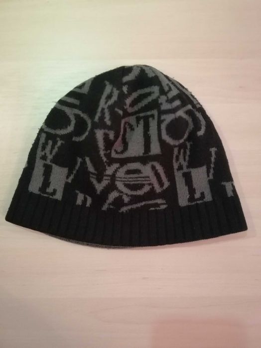 Продам шапки на мальчика