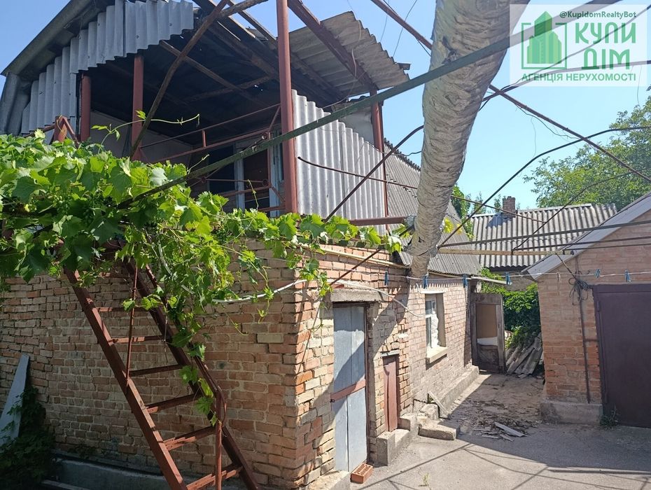 Продаж будинку на кущівці