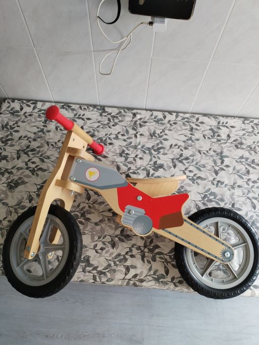 Bicicleta de equilíbrio em madeira
