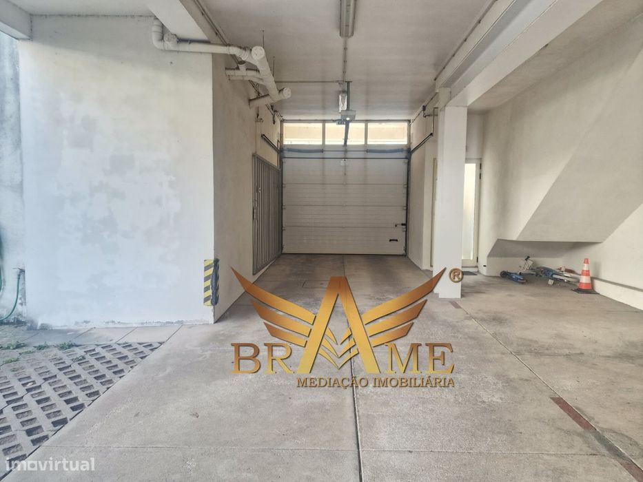 Apartamento T2 Com Lugar De Garagem | Rua Da Constituição - Porto