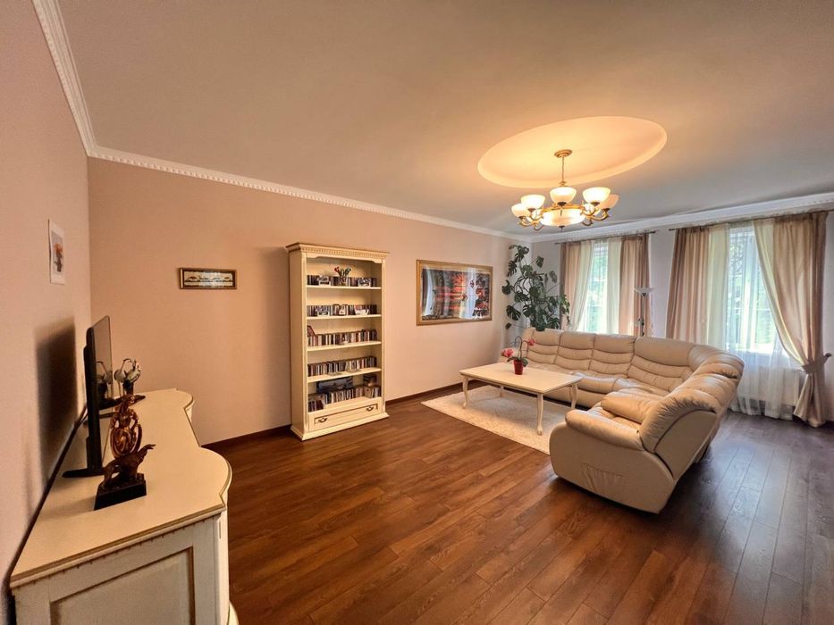 Торг‼️Просторий будинок 231м2 ТОР ЛОКАЦІЯ БЕЗ додаткових вкладень