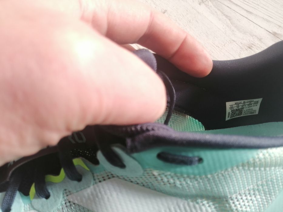 Чоловічі бігові кросівки Adidas Adizero Boston 13