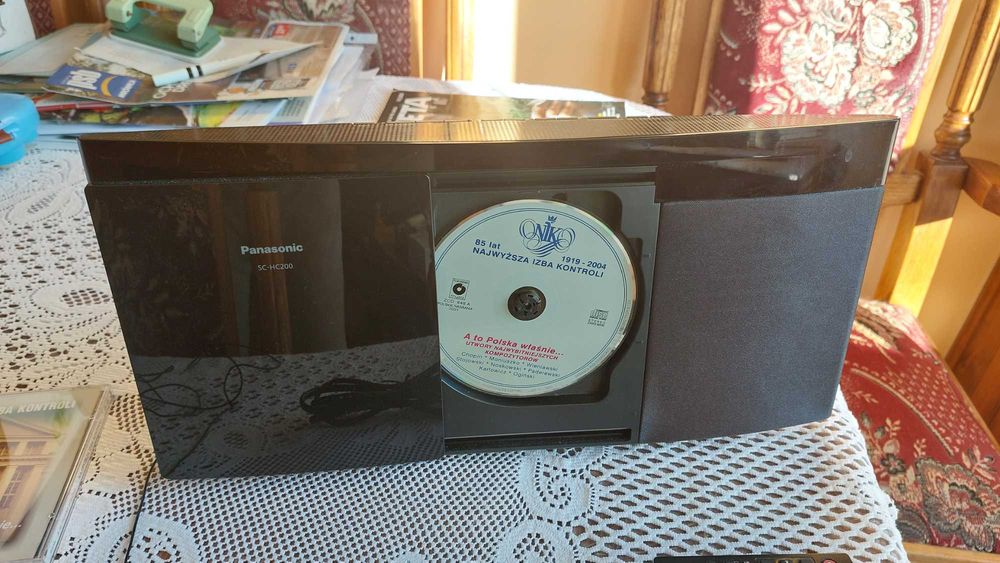 Radio Panasonic SC-HC 200 z CD, USB i pilotem - jak nowe