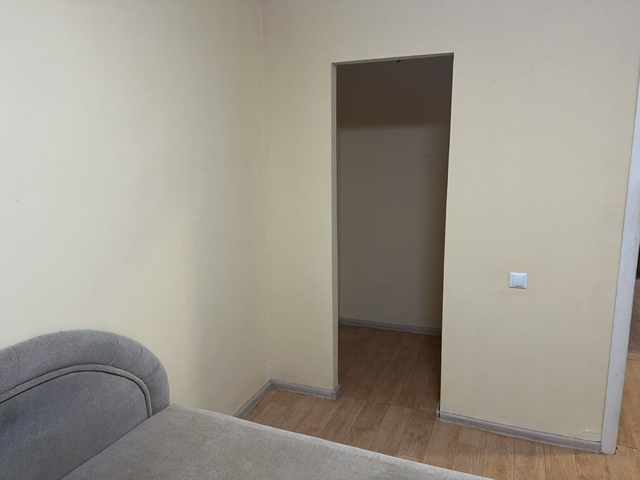 Сдам срочно 2 комнатную квартиру.