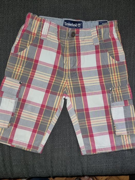 Calções Timberland. Menino. 3 anos. Veste grande