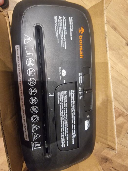 Niszczarka bonsaii nowa