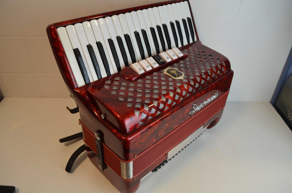 Acordeon Paolo Soprani 3 Voz 96 Baixos. N334