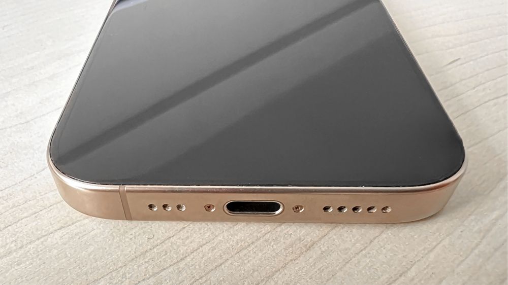 iPhone 16 Pro 256 na gwarancji
