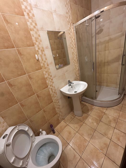 Подобова оренда будинку на Трухановому острові.