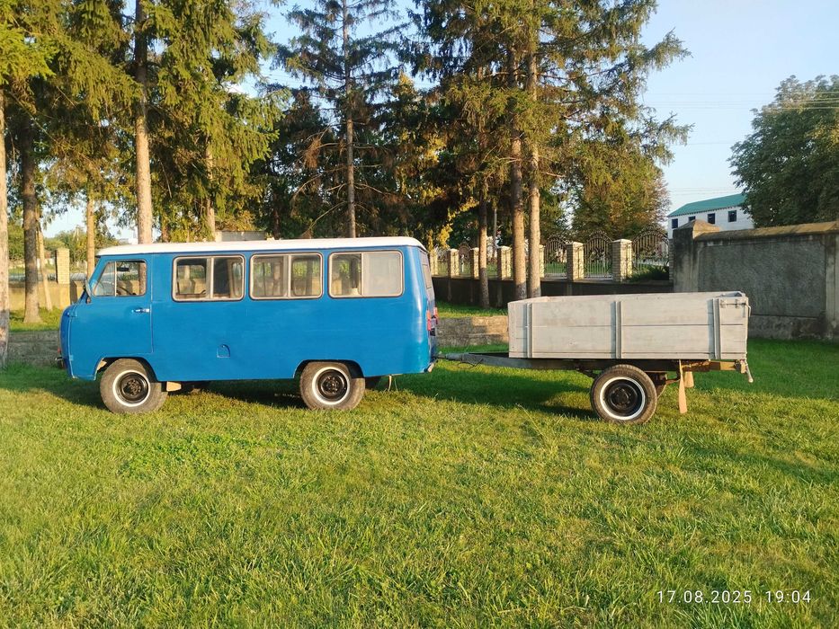 Автомобіль УАЗ 452Д