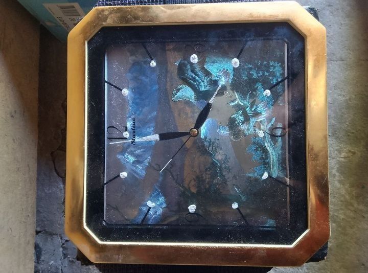 Часы электронные, кварцевые