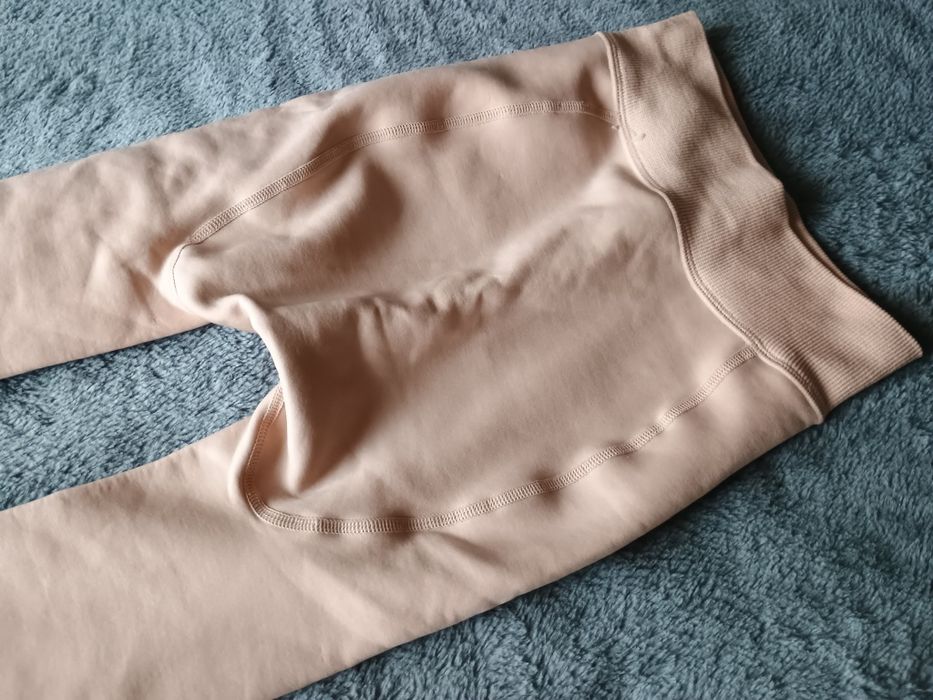Legginsy taneczne w strzemiona
