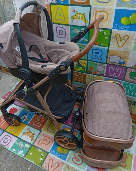 Продам детскую спортивную коляска  2 блока люлька +прогулка.