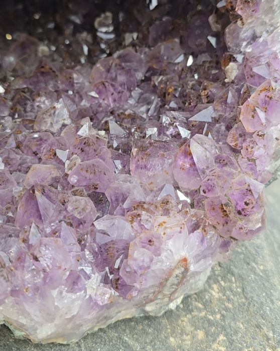 Geoda ametystu, naturalny minerał