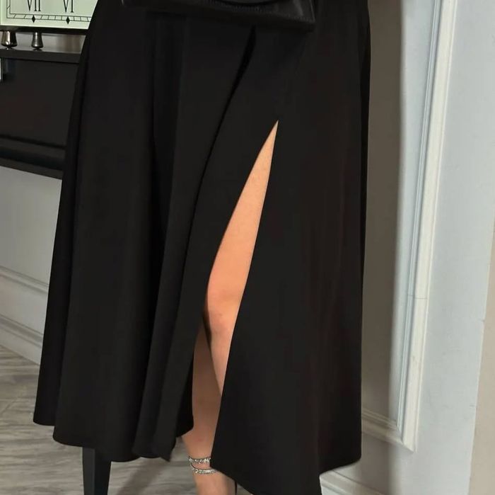 Нарядна чорна сукня