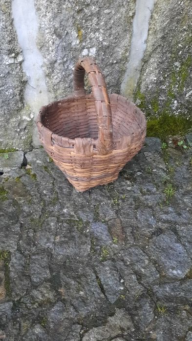 Cesta antiga, de vindimar