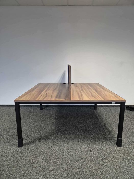 Biurko Bench 160 × 162 cm z przegrodą