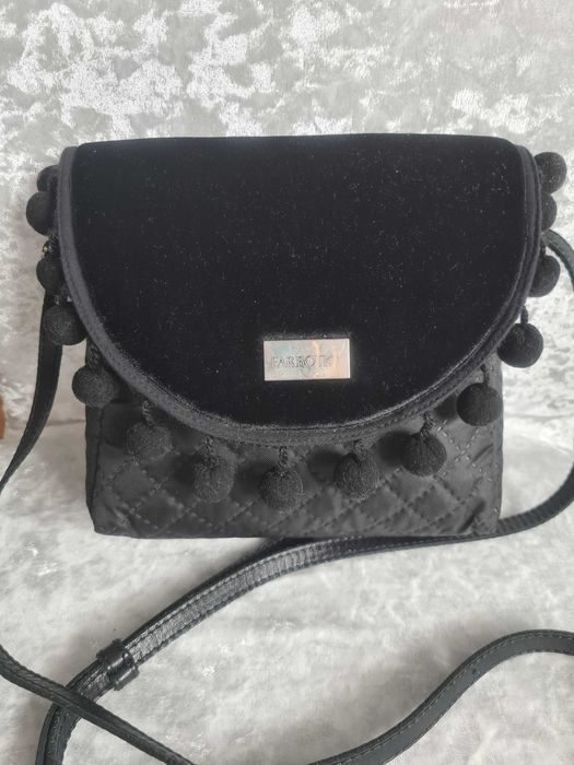 Farbotka czarna torebka mini puro  z klapkami