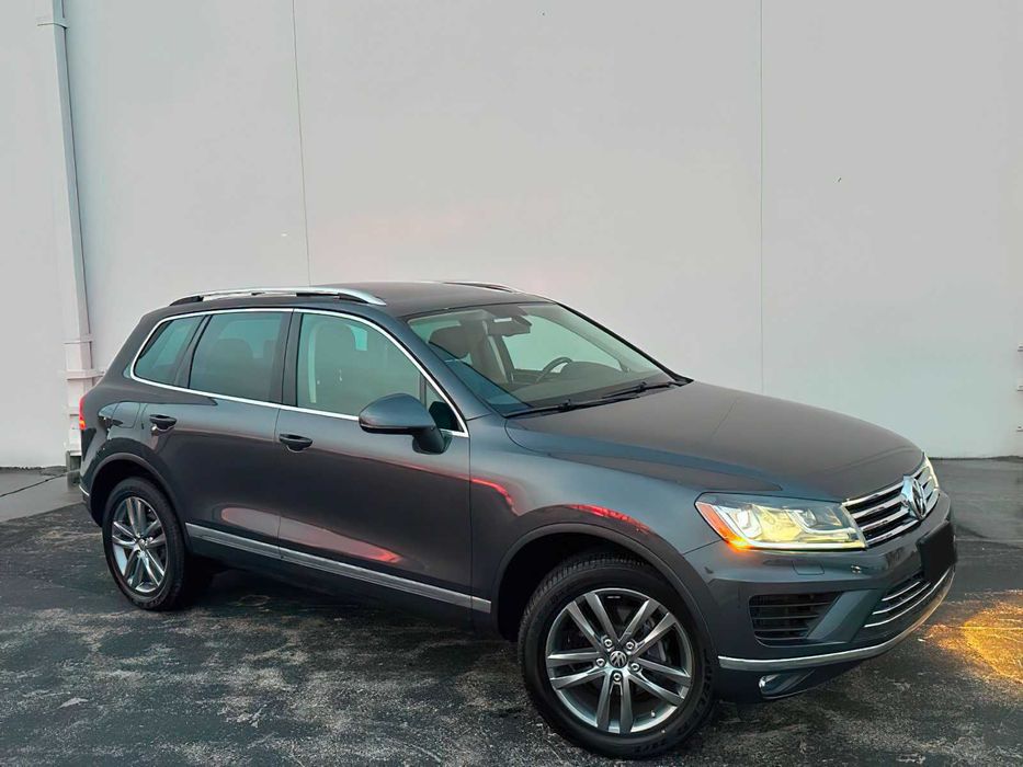Volkswagen Touareg Lux      2015
