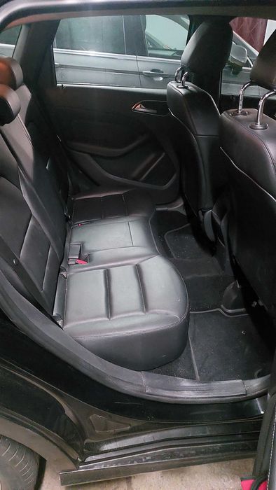 Mercecedes-Benz -  Classe B 180 - Caixa automática