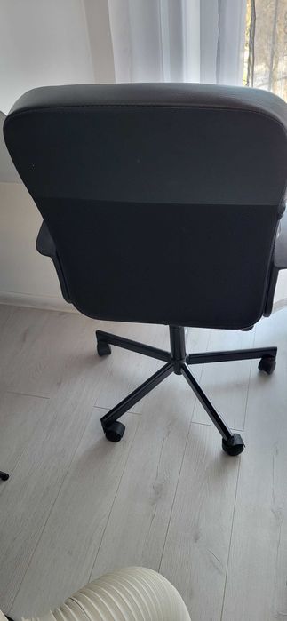 Rezerwacja. Krzesło obrotowe do biurka Bomstad