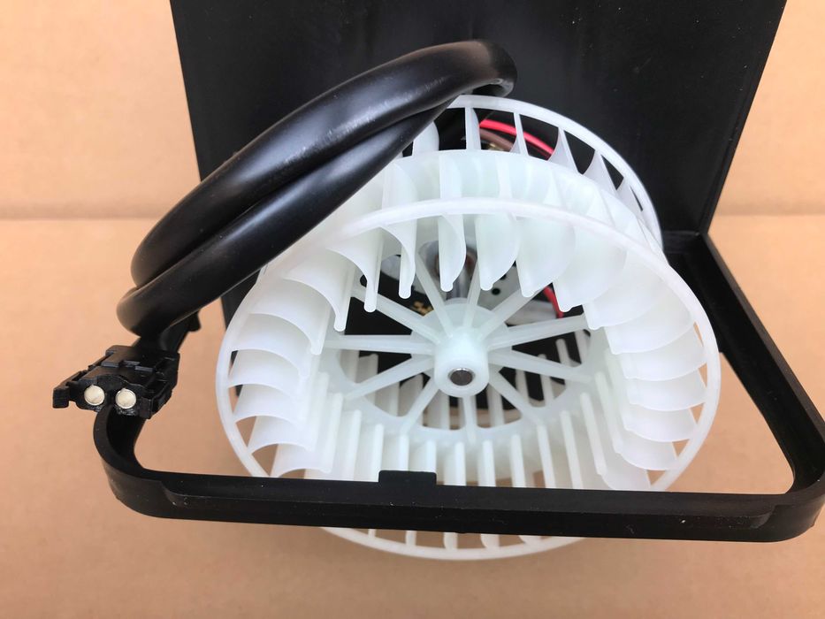 Моторчик печки Mercedes 190 W201 (82-93)