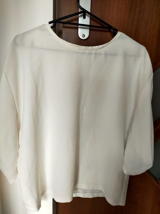 Bluzka z bufiastymi rękawami