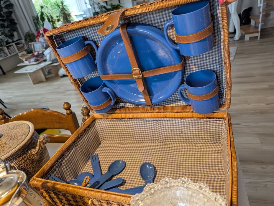 Kosz piknikowy z akcesoriami