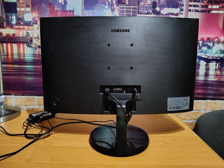 Монітор 24" SAMSUNG Вигнутий LED