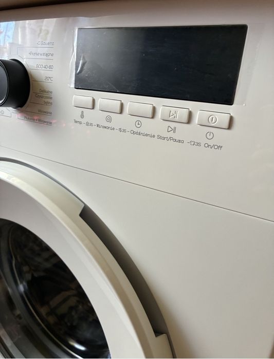 Kernau KFWM16403 W.  Nowa gwarancja 5 lat  

Slim o głębokości 45 cm i wsadzie 6 kg.

Kluczowe parametry techniczne

Pojemność: 6 kg.

Wirowanie: