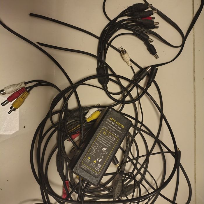 Zasilacz do kamer monitoringu DVR+ przewody