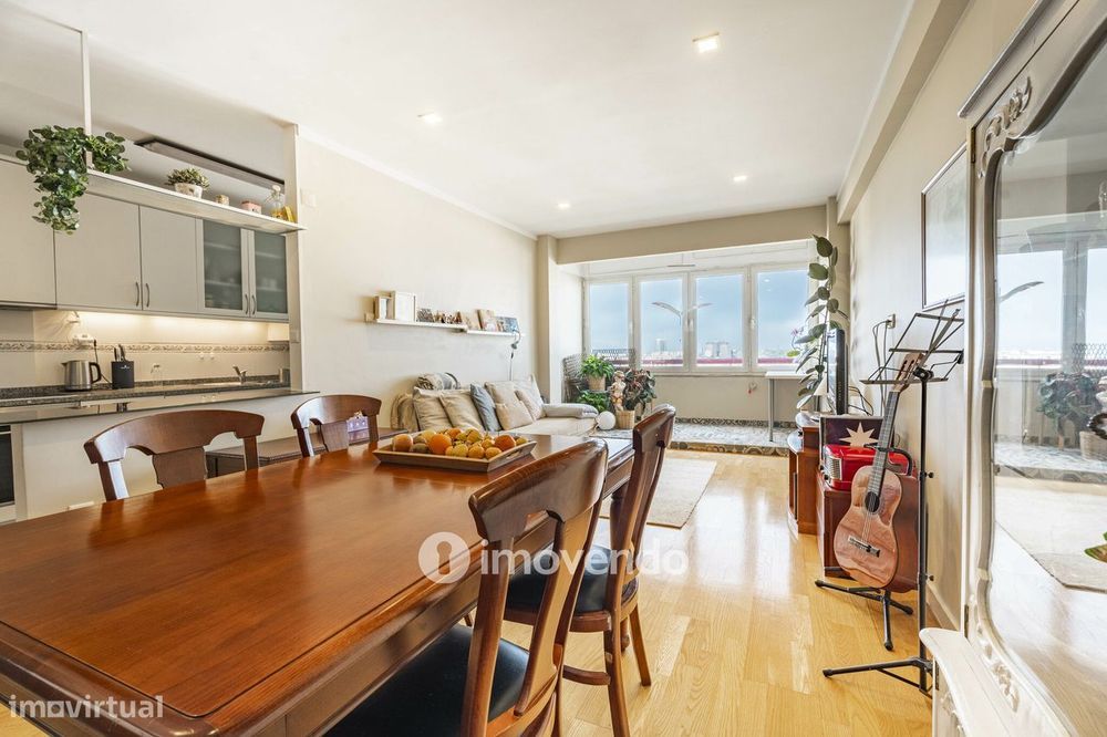 Apartamento T3, com lugar de estacionamento, em Matosinhos