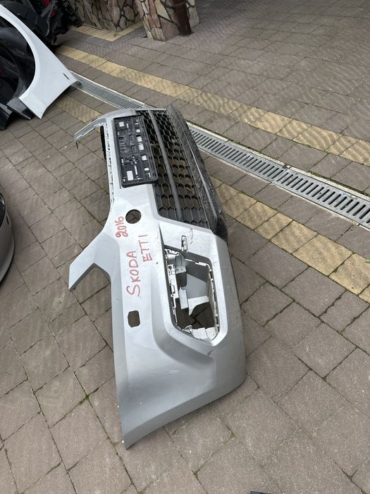 Передній бампер Skoda Yeti
