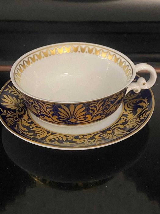 Coleção de chávenas de café  "Museu da Porcelana" da Art Gallery.