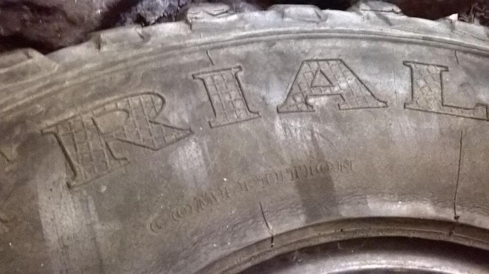 3 pneus Fedima 33 12/50 R15 para rechapar