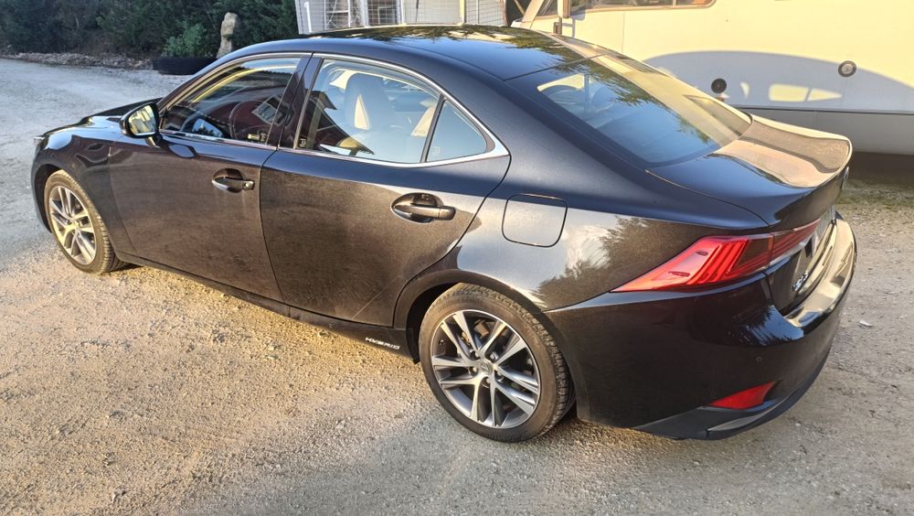 Lexus IS 300h Executive