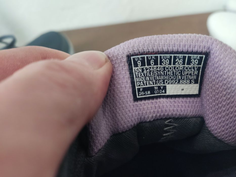 Skechers Hands Free Slip-ins 39 розмір