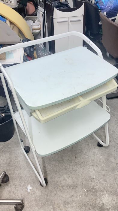 Mesa para aparelhos gabinete de estetica