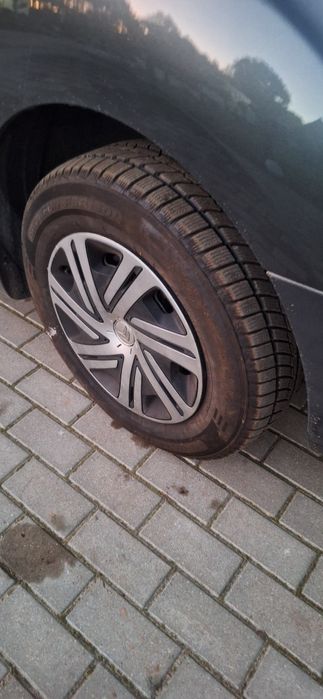 Całe koła oryginalne kołpaki citroen berlingo  205/65/15
