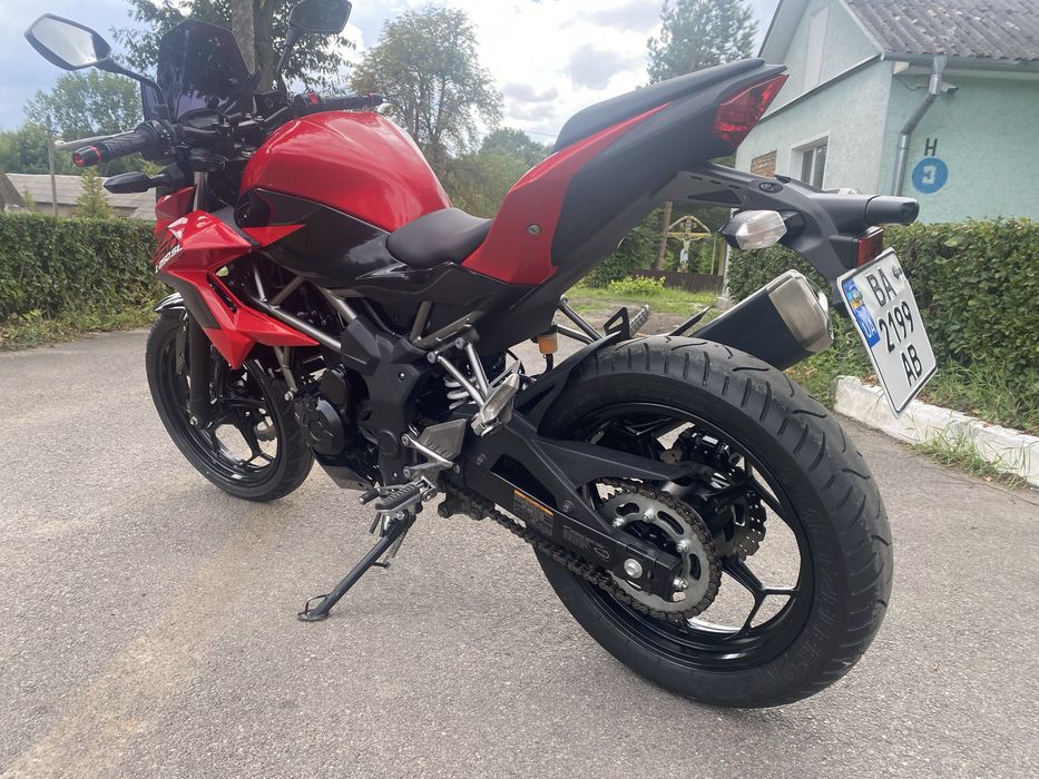 Kawasaki z 250 sl 2017 рік