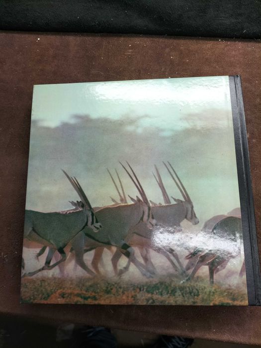 Livro A Vida Na Terra (CXL1)