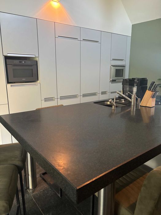 Kuchnia POGGENPOHL z wyspą | Granit | GAGGENAU | QUOOKER | Stan perfekcyjny model SEGMENTO