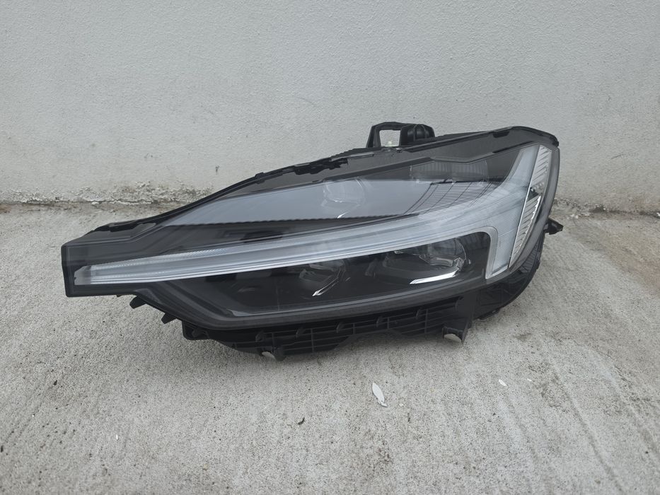 Farol volvo xc60