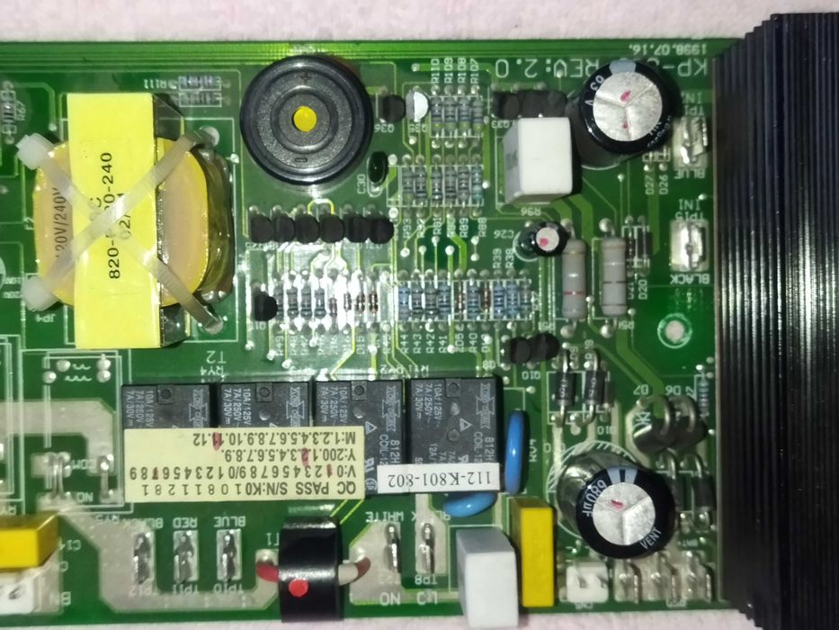 Плата от блока бесперебойного питания.